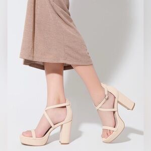 Shoe’N Tale Nude Chunky Block Heel Ankle Strap | 8.5